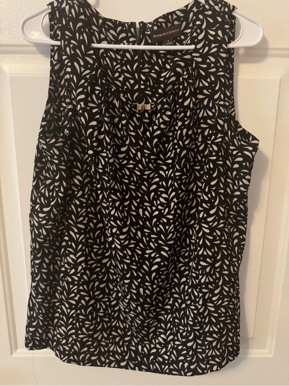 Dana Buchman Black and White Leaf-Print Sleeveless Skirt
